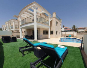 PRIVATE POOL, 3BR GARDEN APARTMENT, AQUARELLE